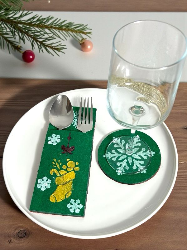 Yılbaşı Sofrası ( Dekoratif Keçe Kaşıklık, Çatallık, Bardak altlıklı) Çorap 2li set